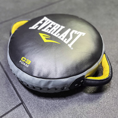 Everlast C3 Round Punch Shield